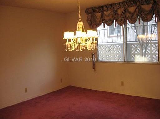 5th image of 317 Park Way W