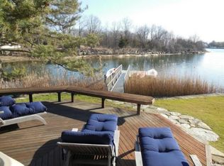 22 Indian Chase Dr, Greenwich, CT 06830