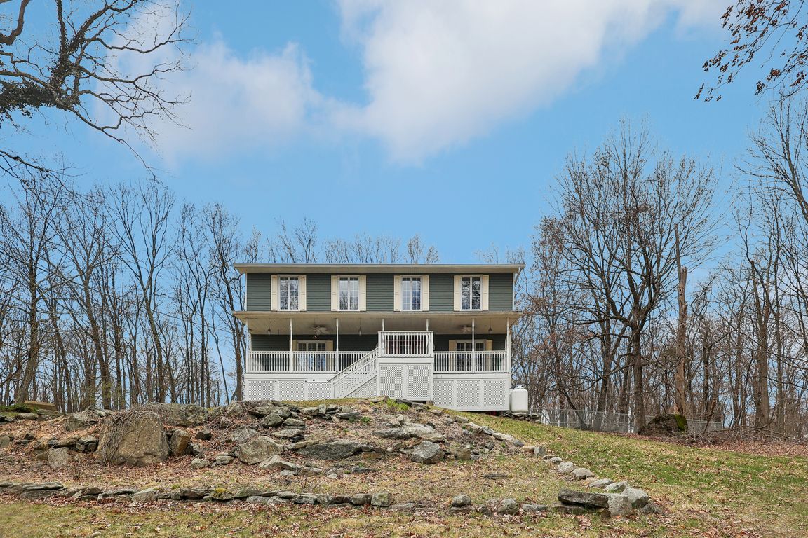 Old Mount Peter Rd-0904-001.jpg