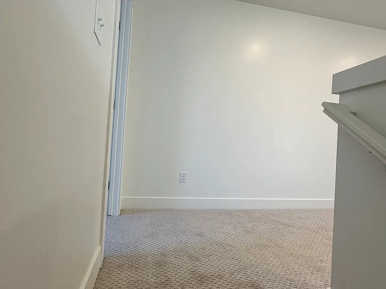 712 W 575 N — Photo 18