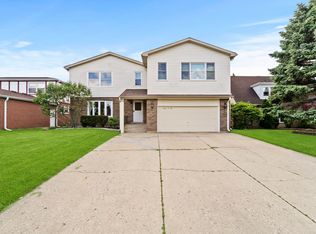 1105 E Ardyce Ln, Mount Prospect, IL 60056