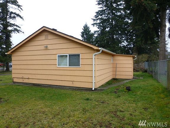4th image of 706 708 128th St S