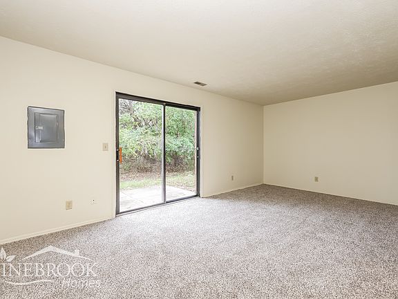 5th image of 2428 Cross Village Dr
