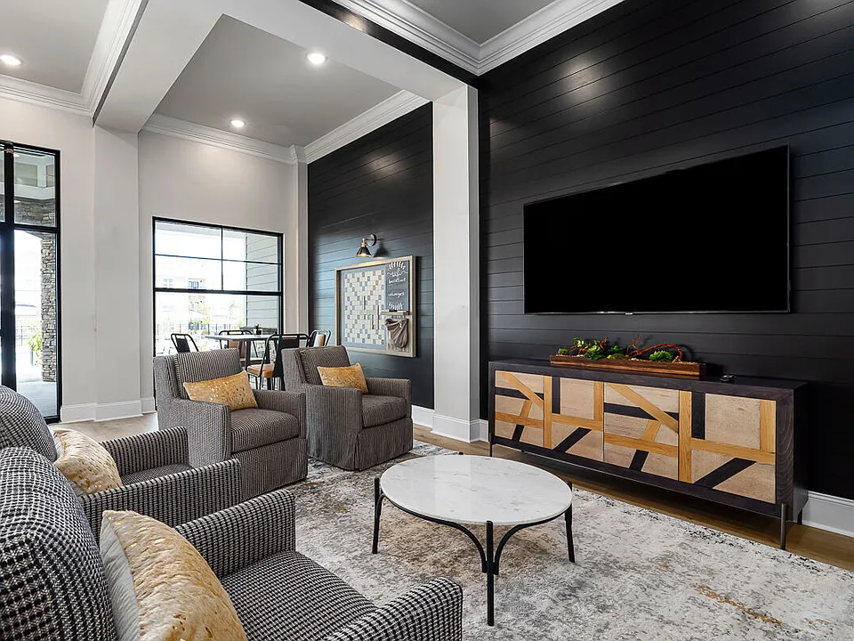 River Oaks Landing apartments community photo