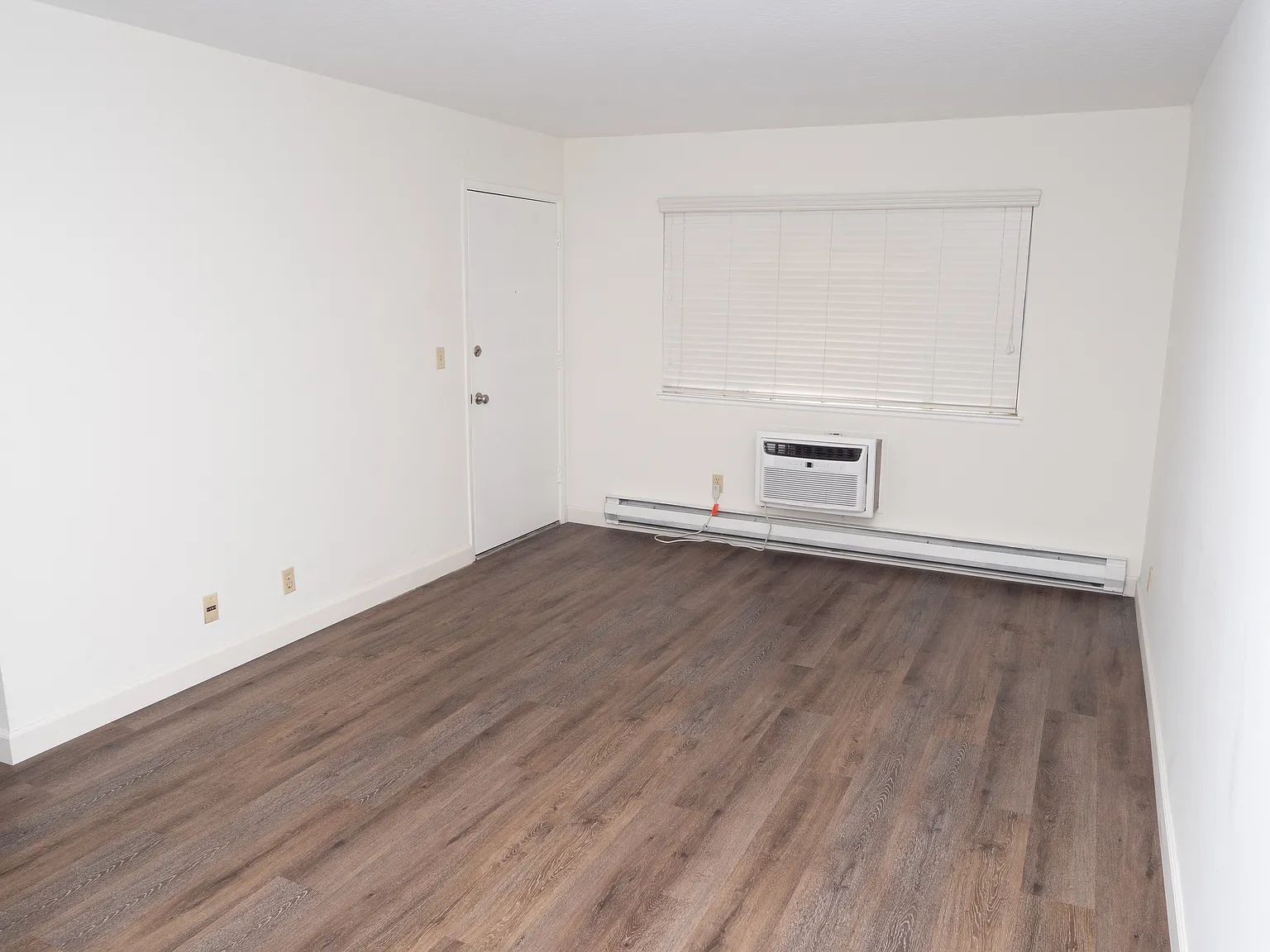 Holly Oaks Apartments — Photo 4