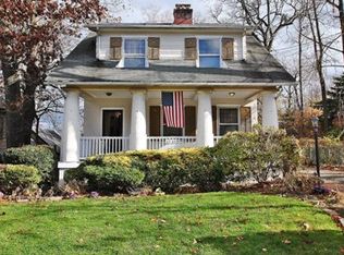 4903 Browvale Ln, Little Neck, NY 11362