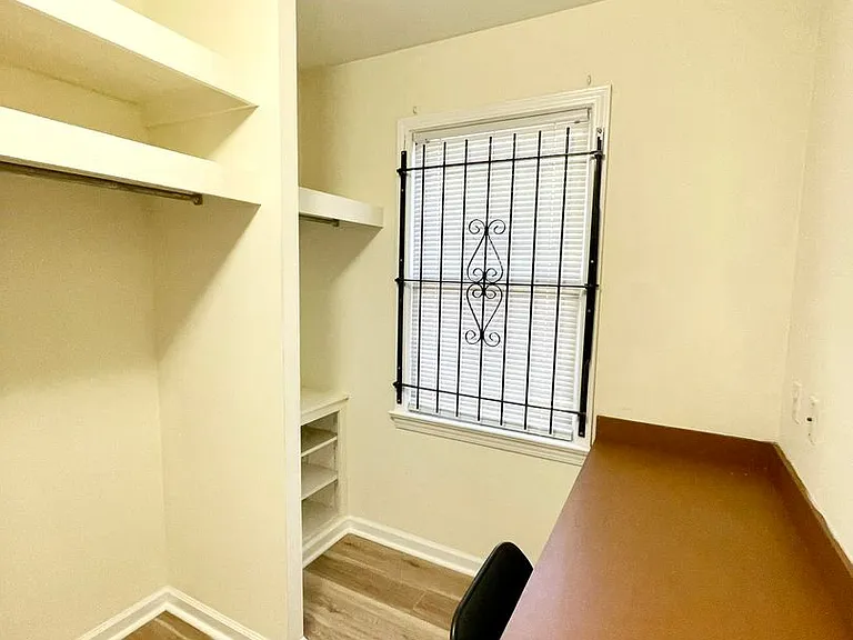 1227 Barnwell St #4 — Photo 3