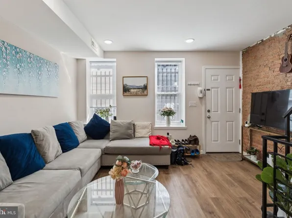 703 Winton St, Philadelphia, PA 19148