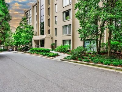 2769 Peachtree Rd NE APT 9, Atlanta, GA, 30305