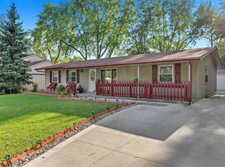 6715 Bayberry Dr, Fort Wayne, IN 46825