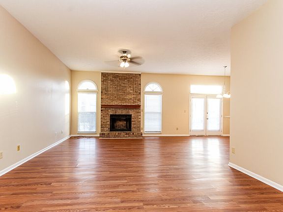4th image of 5537 Vicksburg Dr