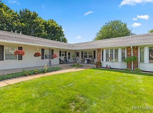 1867 Elizabeth Ln, Jenison, MI 49428