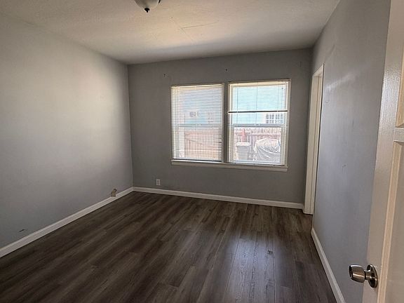 5th image of 6415 S Van Ness Ave #6419