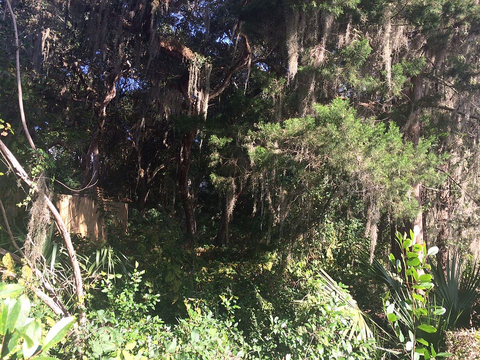 2nd image of 121 Kings Quarry Ln