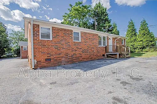105 Foster Cir #7 Photo 1