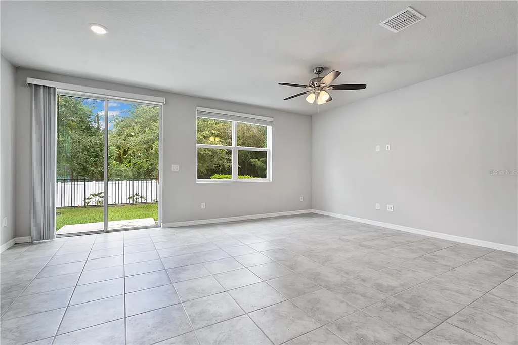 3 bed, 2.5 bath, 1498 sqft, $2,500 — Photo 4