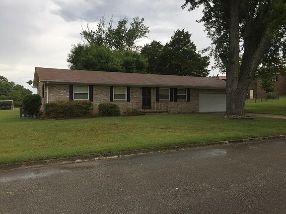 3rd image of 414 Barberry Dr
