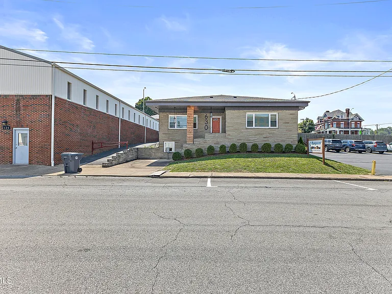 630 Broad St #2 — Photo 22