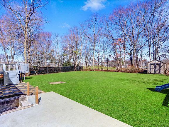 5th image of 86 Fawn Ln E