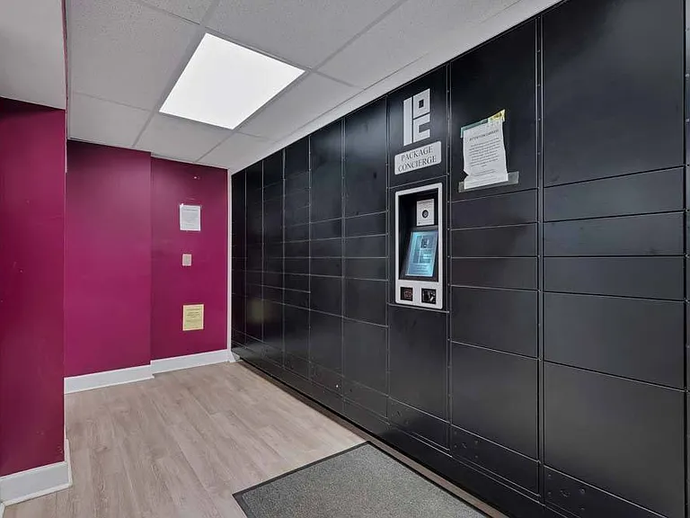 Woodside Place — Photo 13