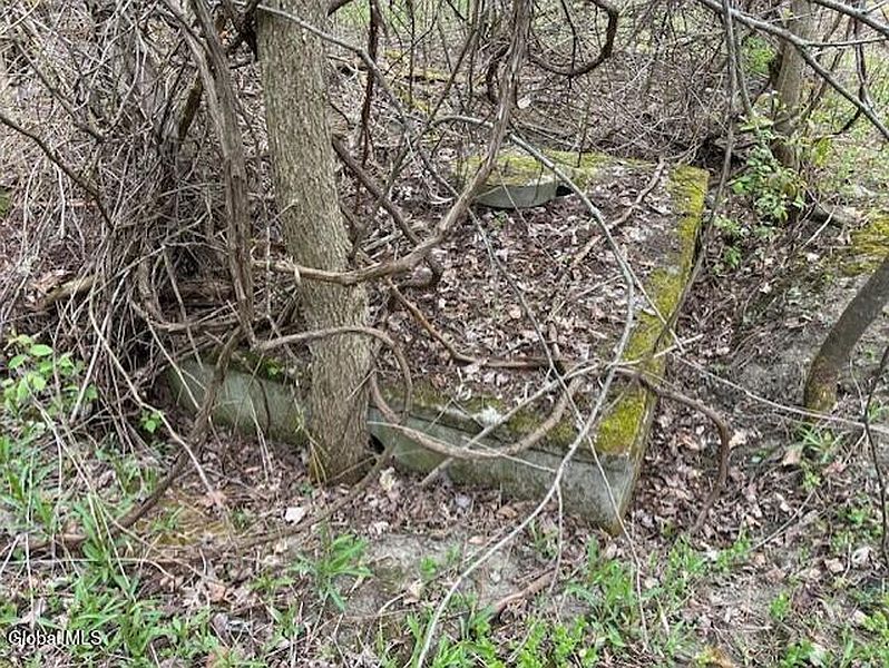 5th image of 422 Argusville Road