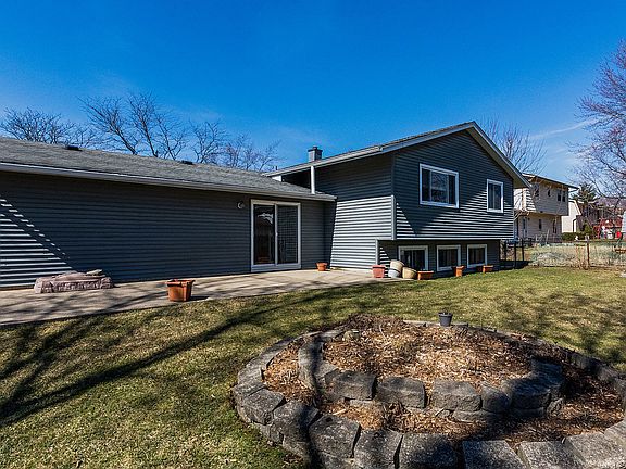 4th image of 604 Derbyshire Ln