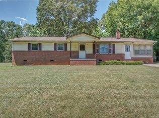 210 Shadowbrook Rd, Mount Holly, NC 28120
