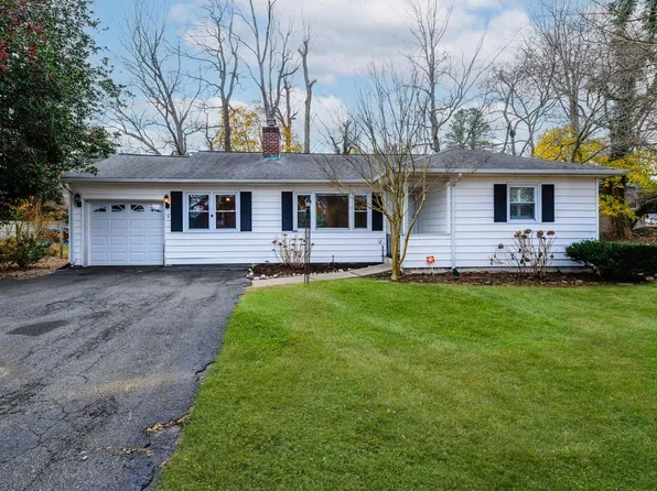 2 Chapin Place, Huntington, NY 11743