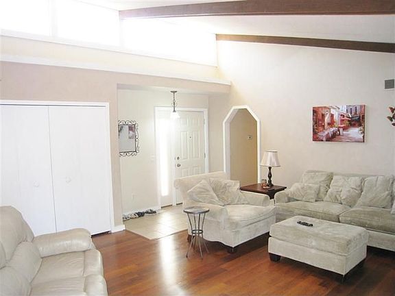 4th image of 8393 Stoney Creek Ct