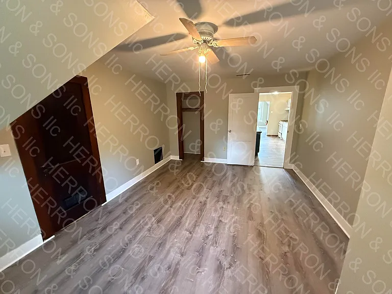 1383 E State St — Photo 9