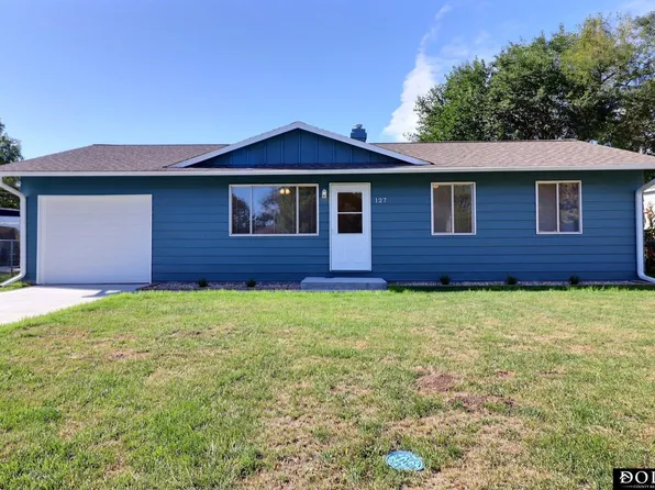 127 North Dr, Fremont, NE 68025