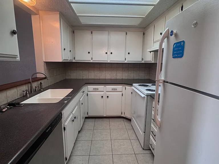 1704 N Gleason Ave — Photo 3