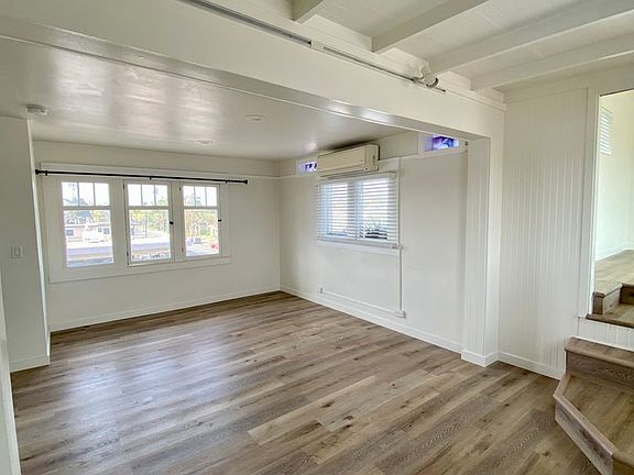 4th image of 1605-15 W Lewis St #7