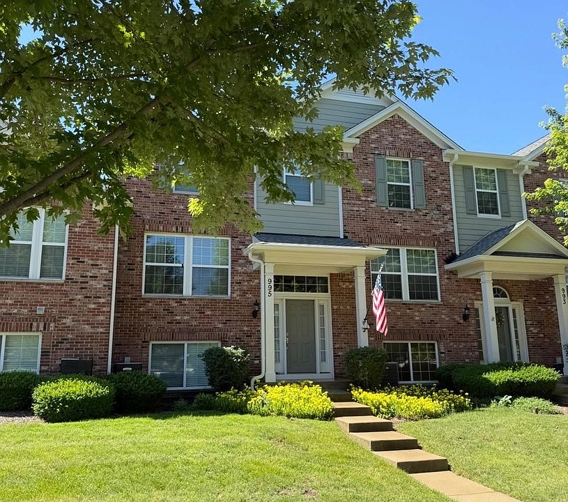 1st image of 995 Reserve Dr
