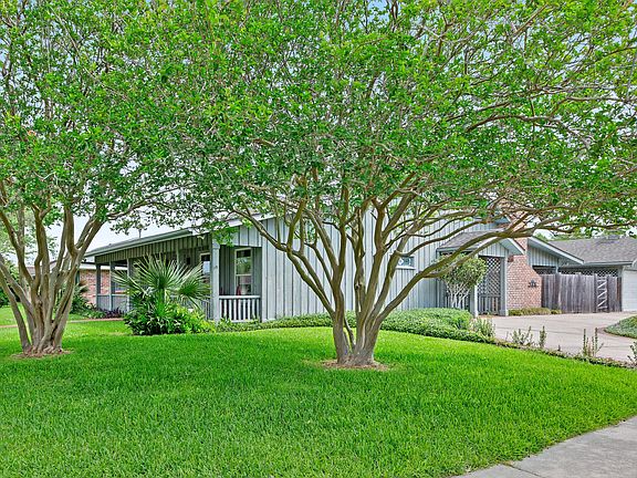 4th image of 111 Cabildo Dr