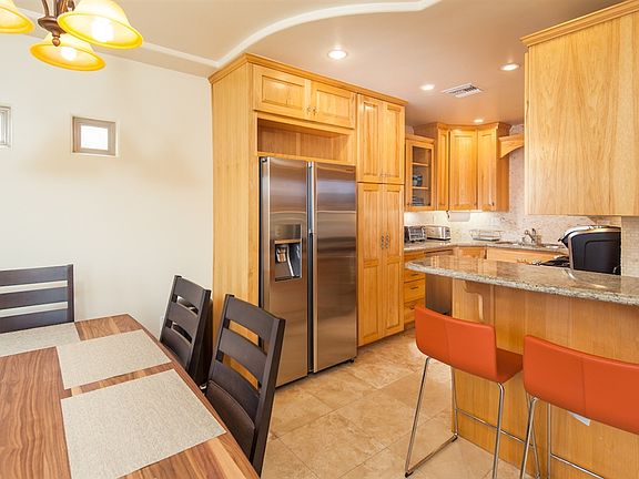 4th image of 750 Devon Ct