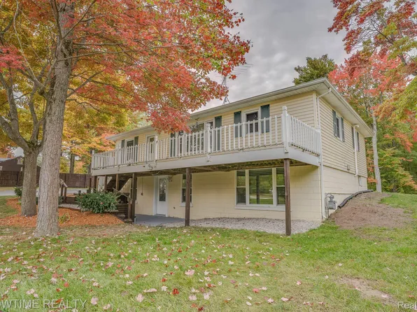 2183 Allen Rd, Kimball, MI 48074