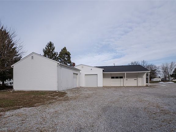 5th image of 970 S Chillicothe Rd