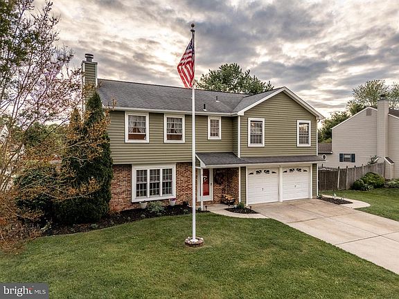 2nd image of 13 Woodhurst Dr