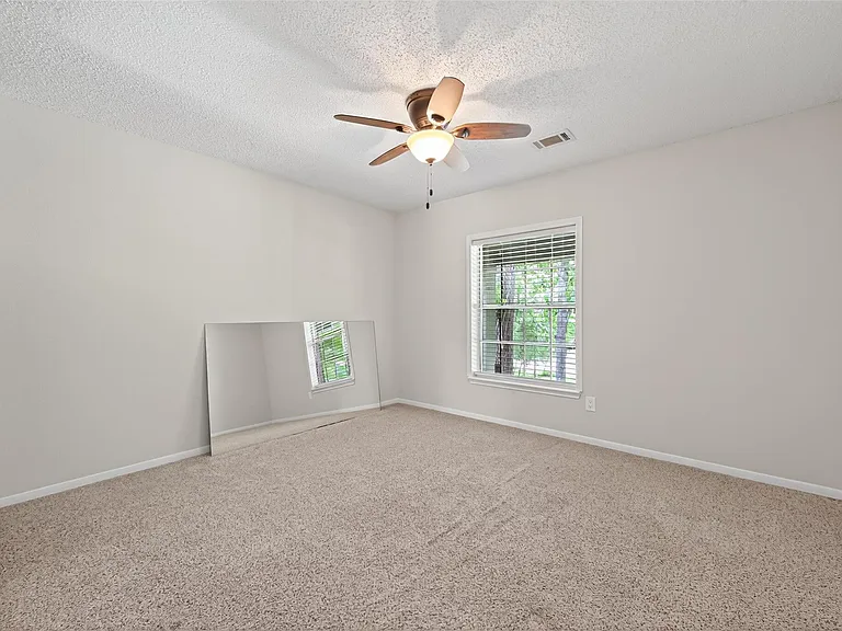 106 Breezy Point Pl — Photo 28