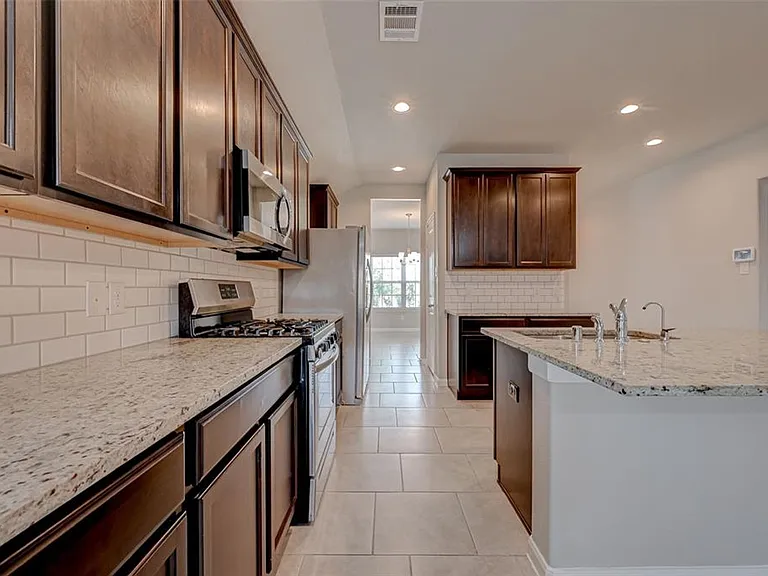2206 Mirror Ridge Ct — Photo 16