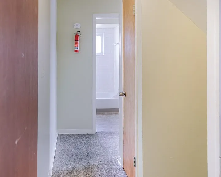 2 Bedroom On OSU Campus — Photo 6
