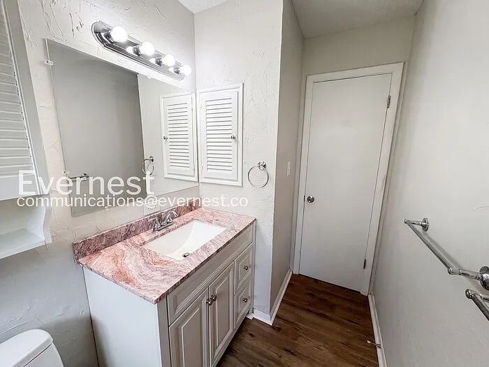 11912 Beacon Ave — Photo 8