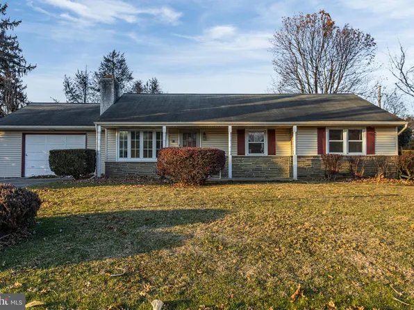 17 Penn St, Coatesville, PA 19320
