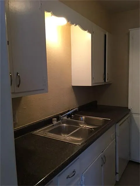 2 bed, 1.0 bath, 4615 sqft, $750 — Photo 3