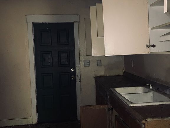 5th image of 1509 E Dr Martin Luther King Jr Blvd