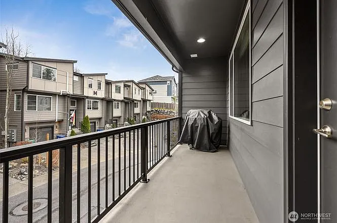1325 Seattle Hill Rd #L4 — Photo 7