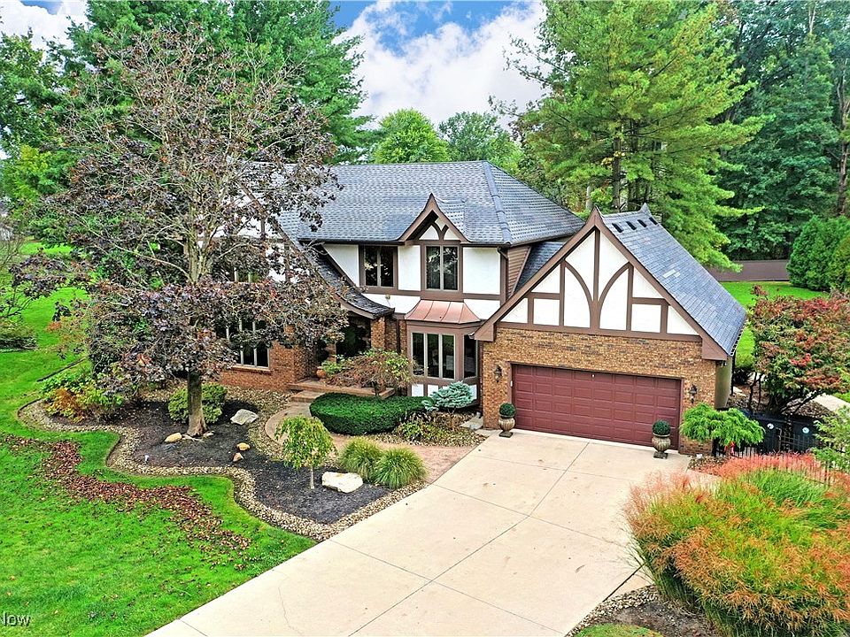 1st image of 1040 Fairway Ct NE