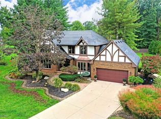 1040 Fairway Ct NE, Warren, OH