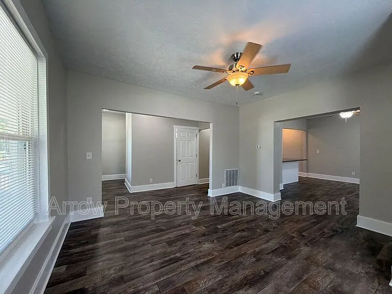 724 N 30th St — Photo 3